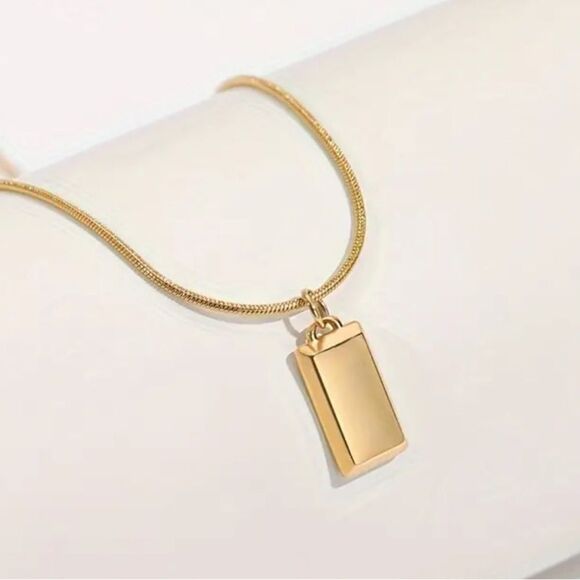 18k Gold Plated Rectangle box Pendant Necklace - Picture 5 of 5